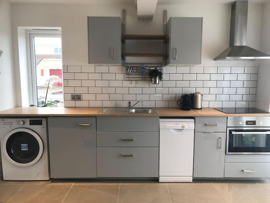 St Agnes Perfect Location, Hot Tub, Sea Views, Gym Apartment Exterior photo